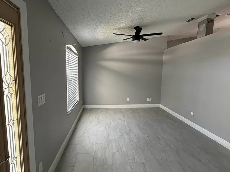 1743 Laramie Cir — Photo 15