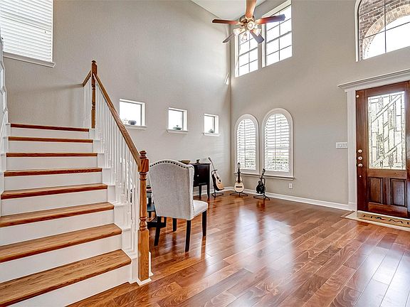 4th image of 12801 Shady Springs Dr