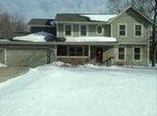 W147N5146 Dolphin Dr, Menomonee Falls, WI 53051