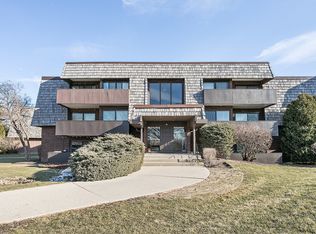 491 Timber Ridge Dr APT 101, Carol Stream, IL 60188