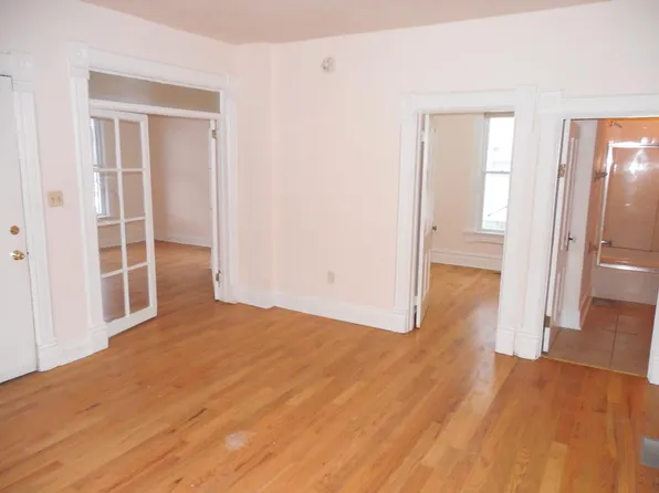 (undisclosed Address), Rockford, IL 61104