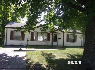 9850 Dennis Dr, Saint Louis, MO 63136