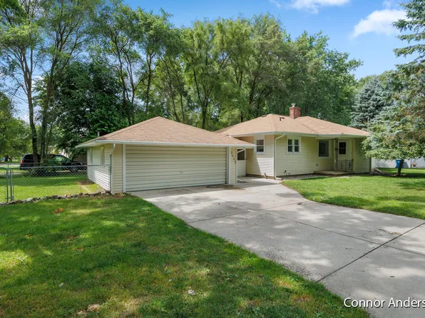 3945 Filkins Dr NE, Grand Rapids, MI 49525
