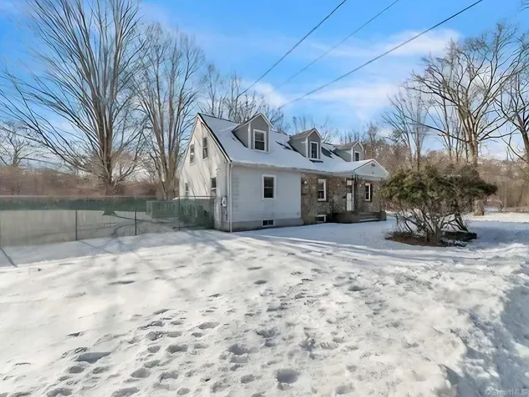 153 Hunting Lodge Rd — Photo 3