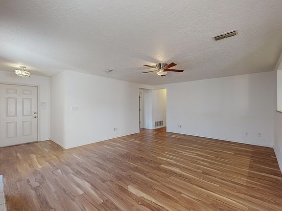 4th image of 1019 Las Golondrinas Ct NW