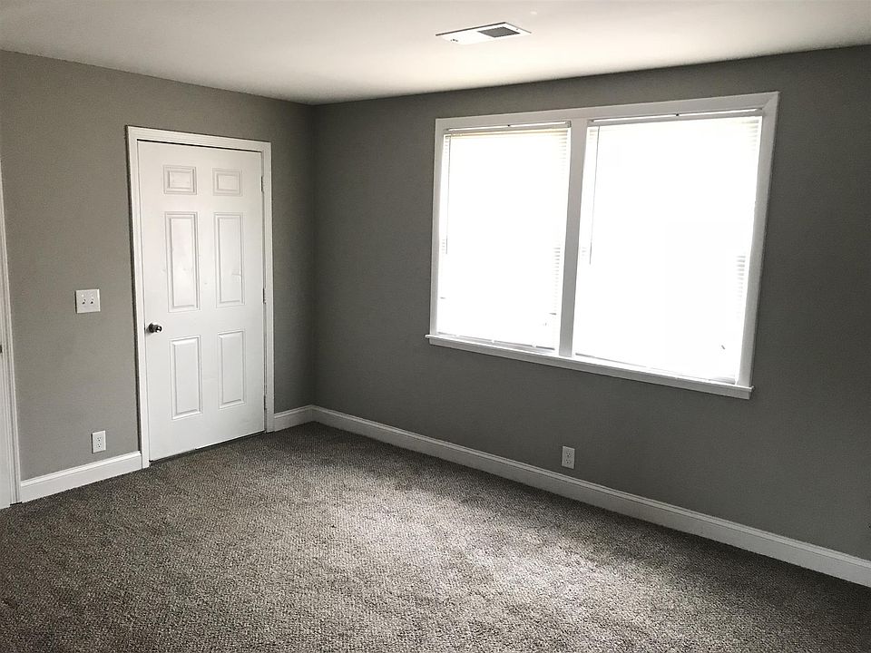 1st image of 725 Kent Dr APT A