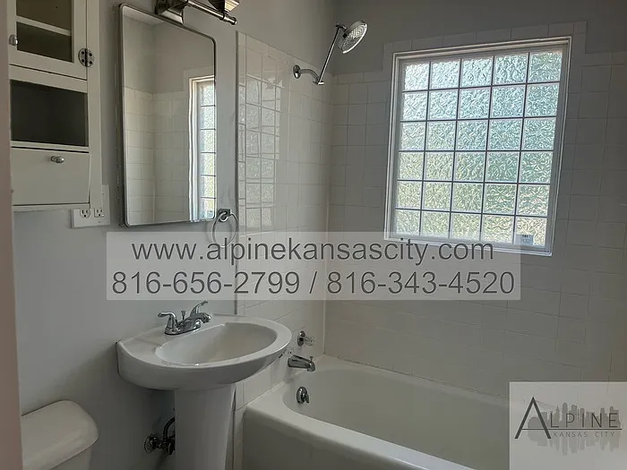 7131 Main St #UPPER — Photo 13
