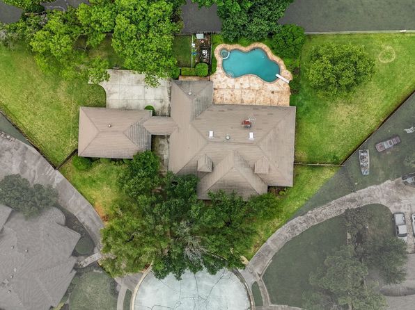 1700 Hampton Ct, Bedford, TX 76021