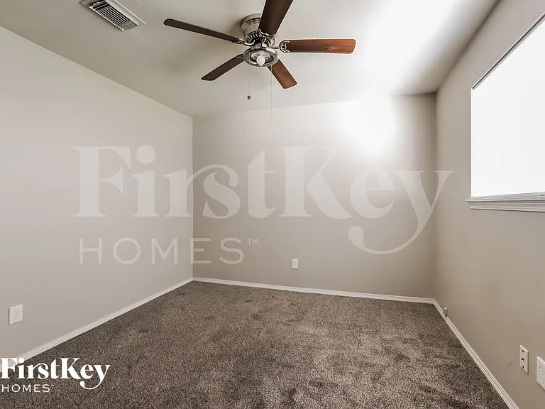 3303 Sycamore Springs Dr — Photo 16