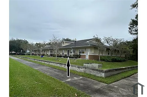 301 S Cedar Ave Photo 1