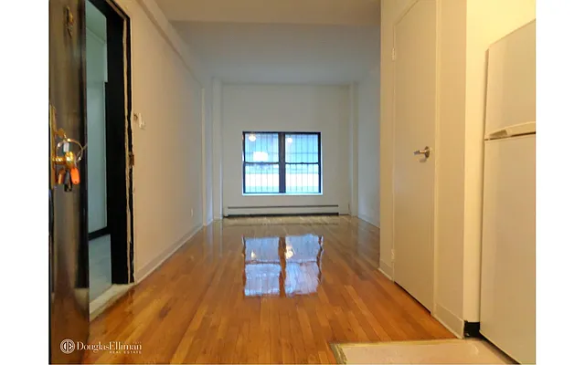 Rented by Douglas Elliman | media 14