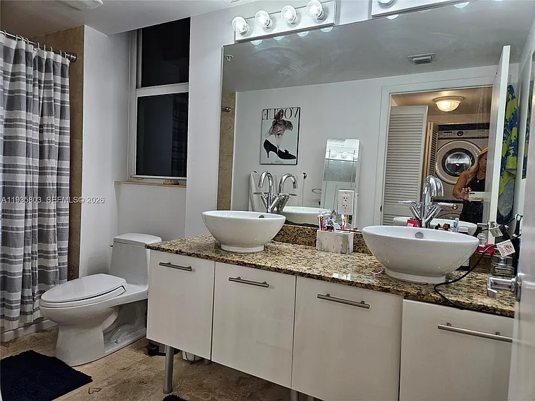 45 SE 5th St #1517 — Photo 35