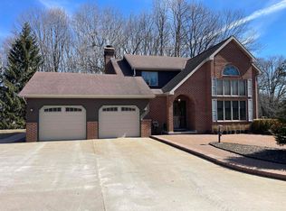 W364 Crook Rd, De Pere, WI 54115