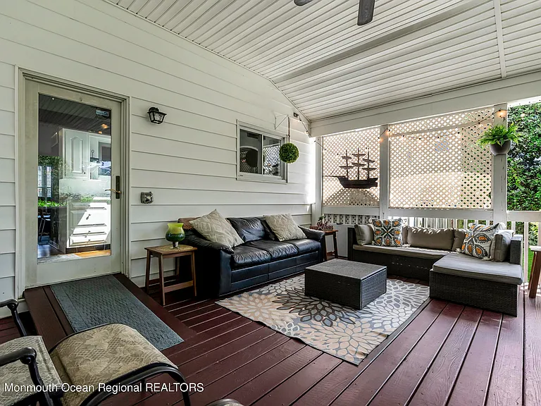 203 10th Ave — Photo 36