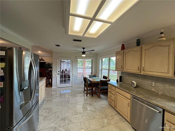 4th image of 247 Rebecca Dr