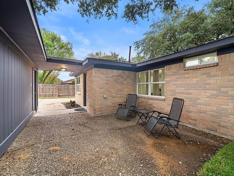 610 Acapulco Village Dr — Photo 27