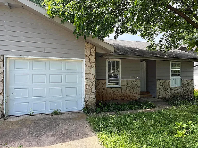 2 bed, 980 sqft, $1,095 — Photo 1