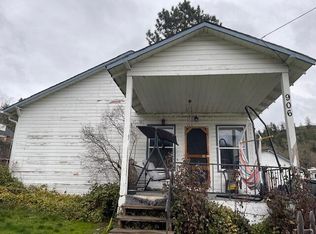 906 Broadway St, Rogue River, OR 97537