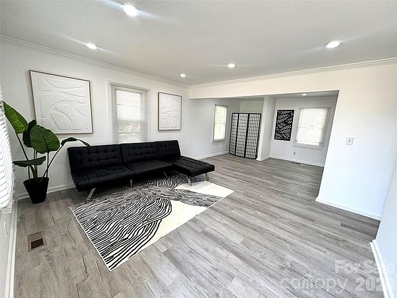 4th image of 141 Short Hills Dr