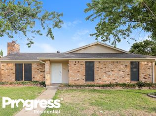 1137 Pleasant Valley Rd, Garland, TX 75040