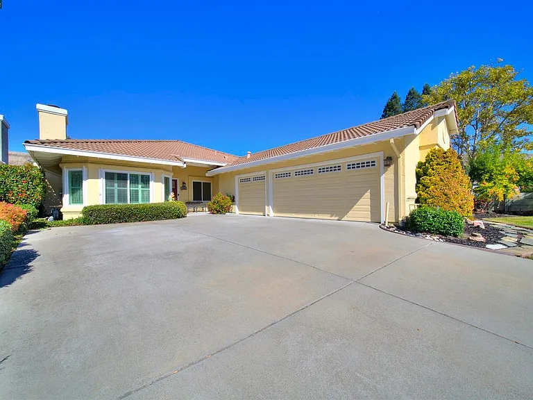 3000 Marble Canyon Pl — Photo 43