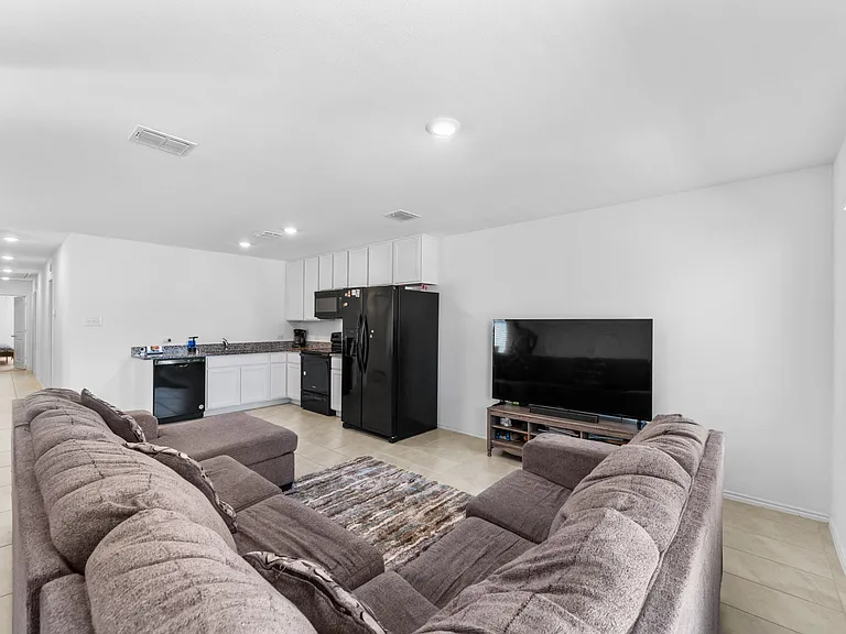 241 Thresher Ln — Photo 5