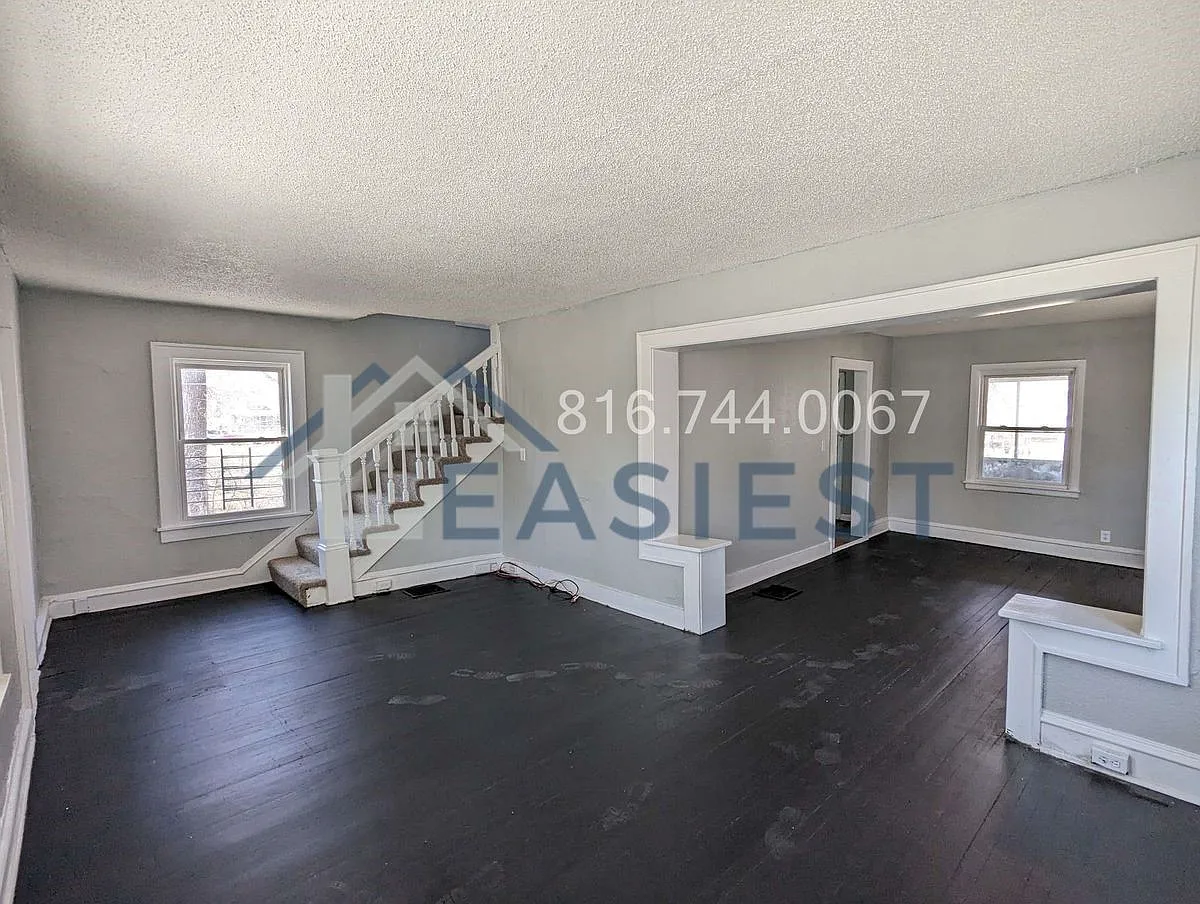 1816E5 — Photo 2