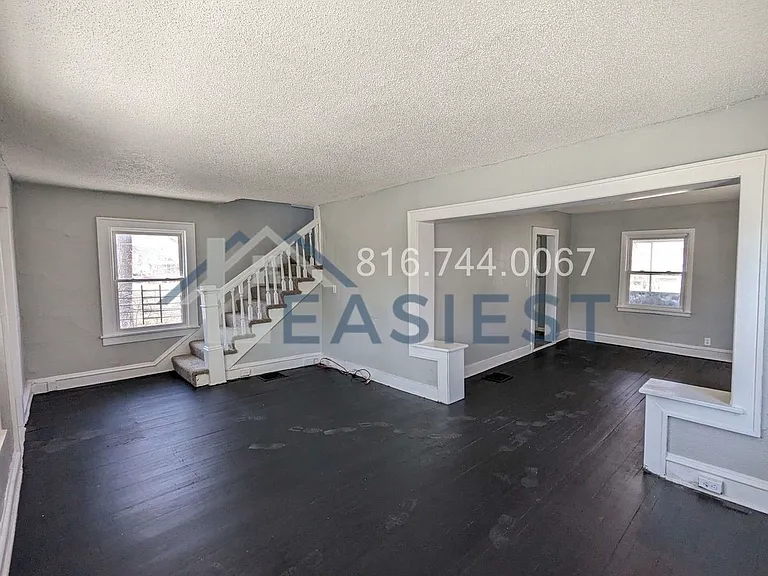 1816 E 55th St — Photo 2