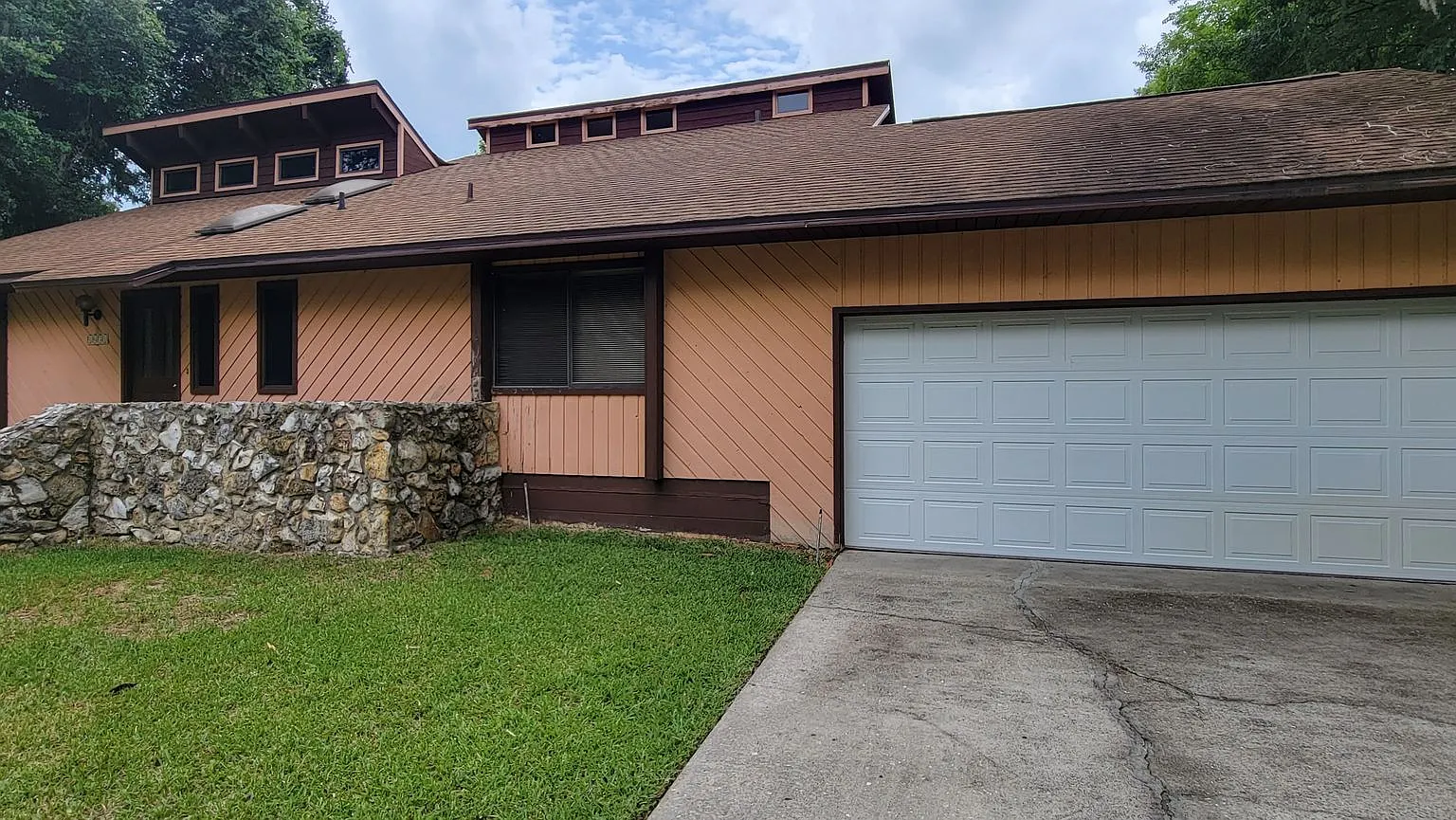 ( Oakcrest) 3/ 2 spacious home — Photo 2