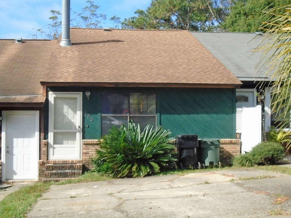 1st image of 125 Boardwalk Ln