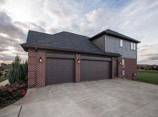 51120 Park Place Dr, Northville, MI 48167