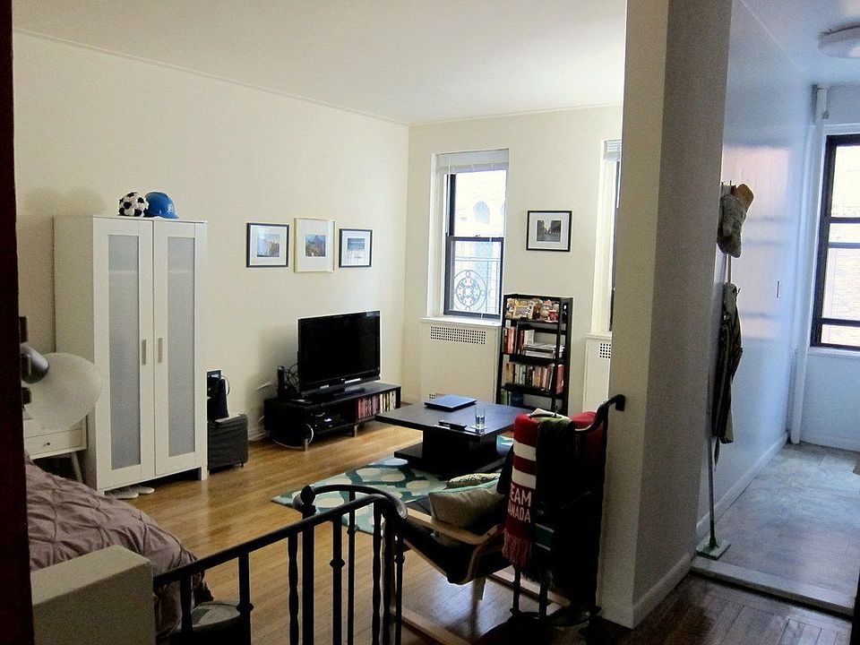 1st image of 9 W 64th St APT 4B