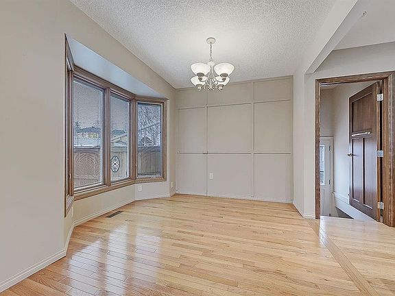 5th image of 44 S Granlea Pl SW