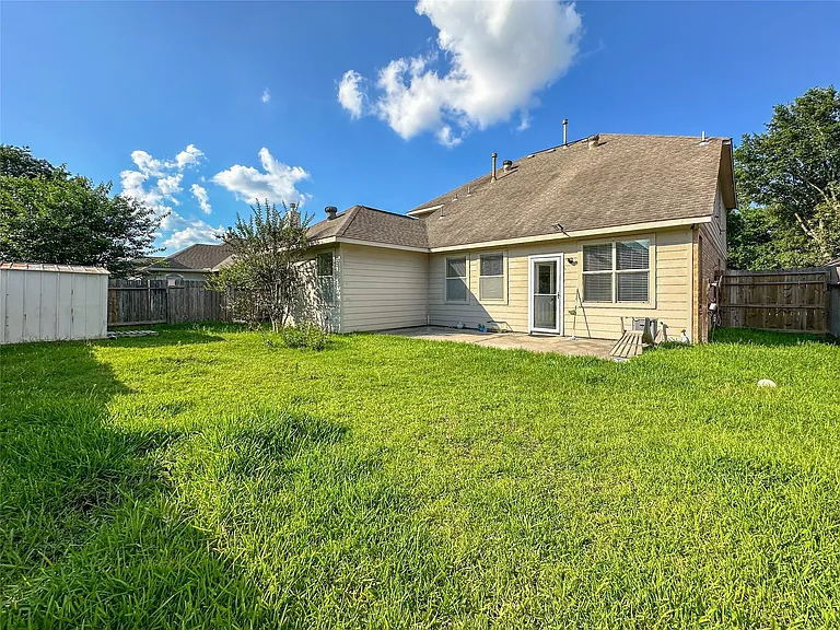 20319 Little Wing Dr — Photo 48
