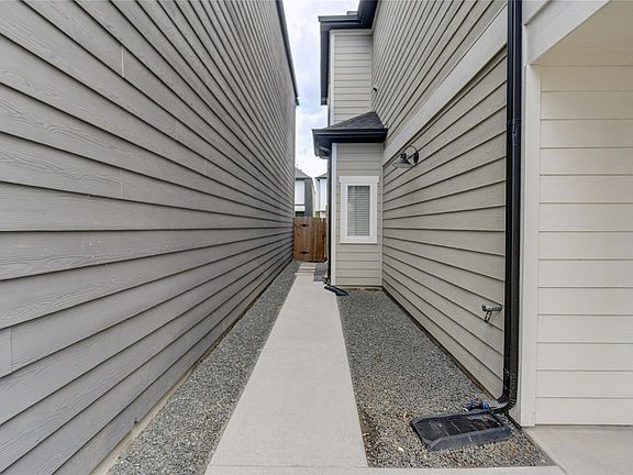 5th image of 2534 Terry St