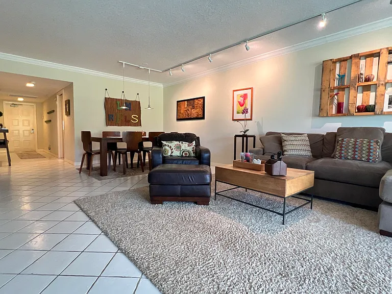4017 N Cypress Dr #101 — Photo 3