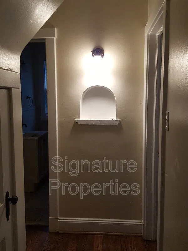 3 bed, 2.0 bath, 963 sqft, $1,870 — Photo 3