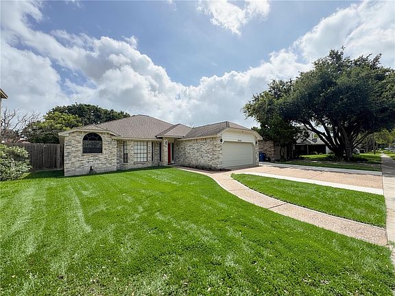 4th image of 4438 Silver Hollow Dr