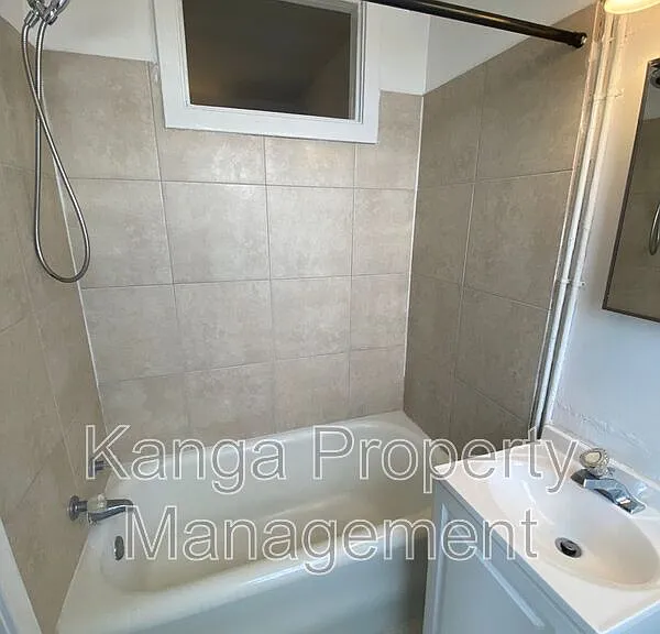 523 24th St #12 — Photo 8