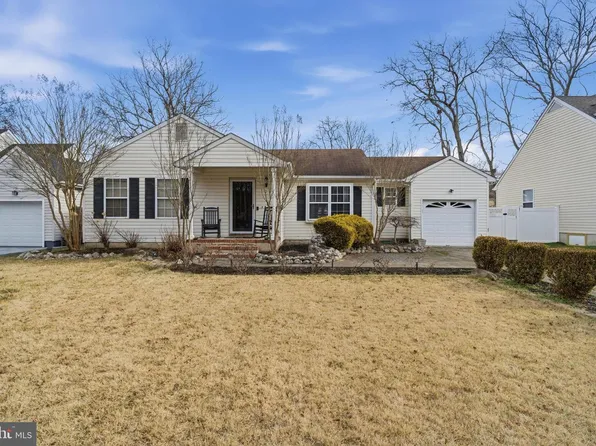 7 Shelli Ter, Barnegat, NJ 08005