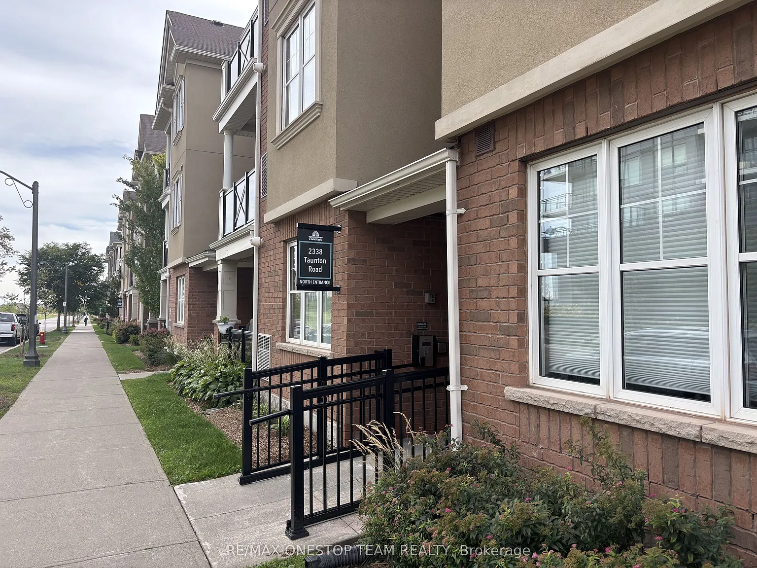 2 bed, $2,850 — Photo 2