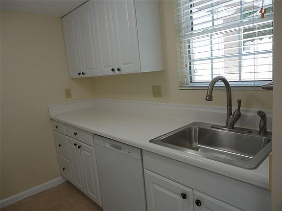 4th image of 403 Northdale Ct