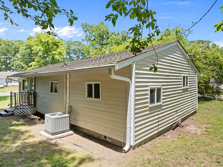 53 Harrell Dr — Photo 2