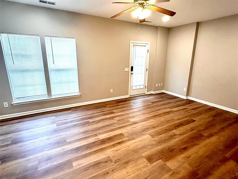 10407 Alexander Martin Ave — Photo 9