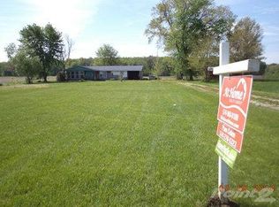 6715 4th Rd, Bremen, IN 46506