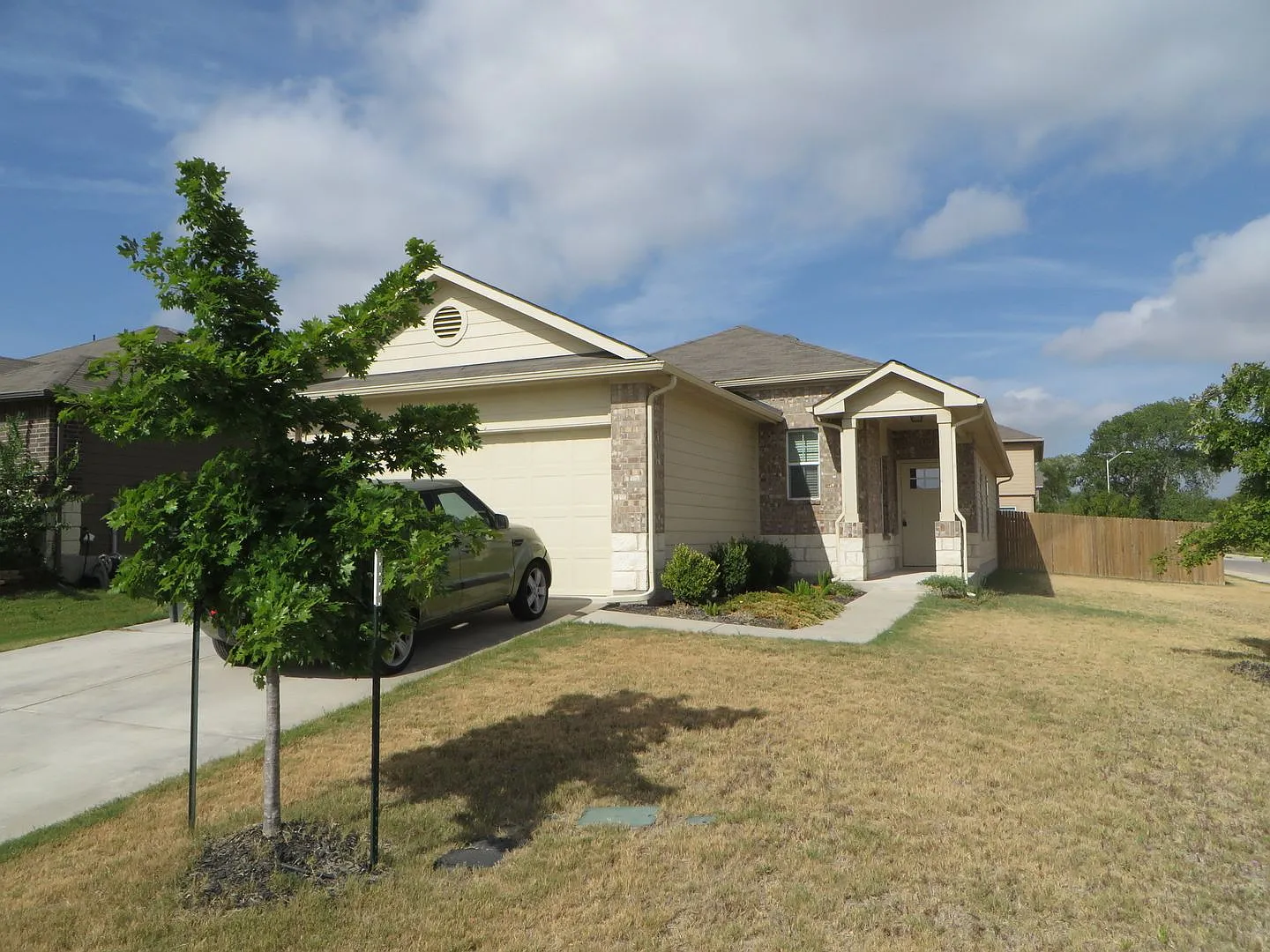 3 bedroom 2 bath in the La Conterra neighborhood — Photo 1