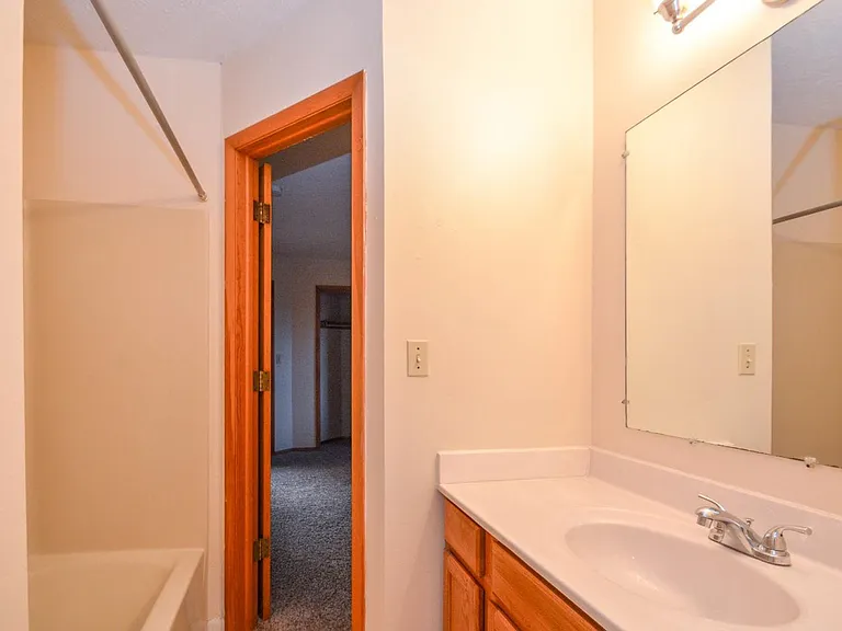 543 E Smith Ave — Photo 7