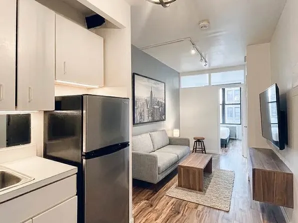 370 West 52nd Street image 1 of 5