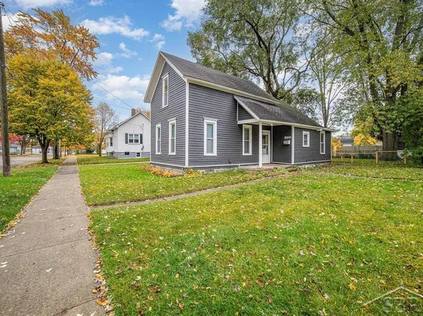 1406 Essex St, Essexville, MI 48732