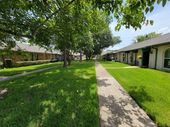 3746 Laura Leigh Ln, Friendswood, TX 77546